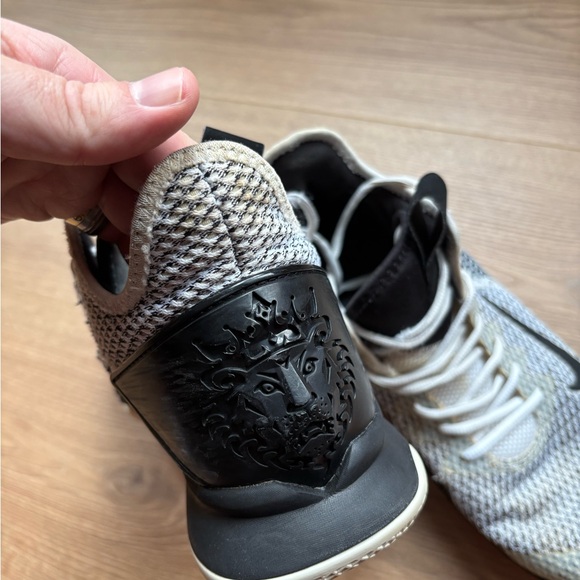 LeBron James Witness IV White and Black - Picture 3 of 9